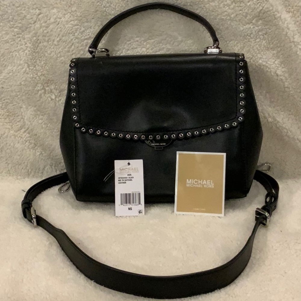 NWT Michael Kors Ava Scallop Grommet satchel. - Picture 2 of 4